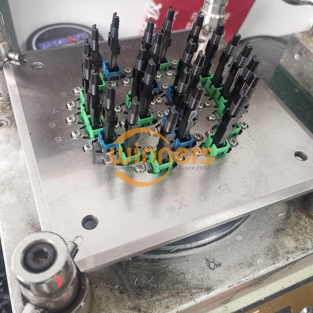 快速终端连接器